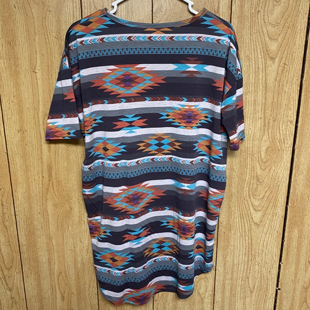 LulaRoe | Randy Top Aztec Pattern - Picture 4 of 4